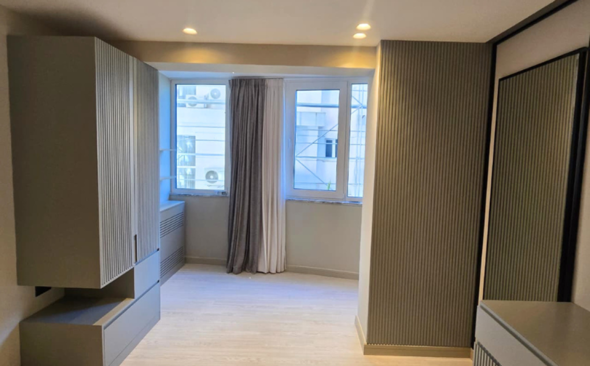 ALT (CZ): Apartmán na prodej Mali i Robit Golem Albánie s výhledem na moře a moderním interiérem ALT (EN): Sea view apartment for sale Mali i Robit Golem Albania with modern interior