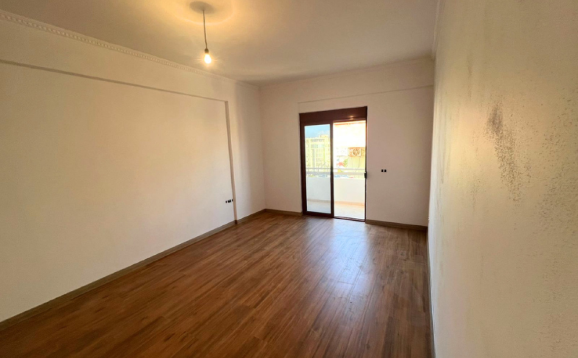 Apartmán u moře Albánie na prodej – investiční nemovitost blízko pláže / Seaside apartment Albania for sale – real estate investment near beach