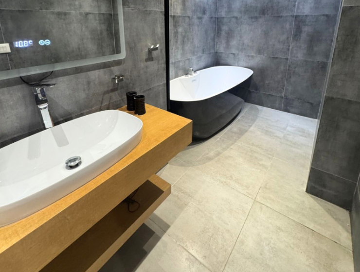 Apartmán u moře Albánie na prodej – investiční nemovitost blízko pláže / Seaside apartment Albania for sale – real estate investment near beach