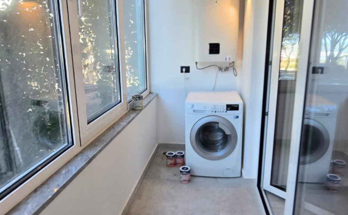 ALT (CZ): Apartmán na prodej Mali i Robit Golem Albánie s výhledem na moře a moderním interiérem ALT (EN): Sea view apartment for sale Mali i Robit Golem Albania with modern interior