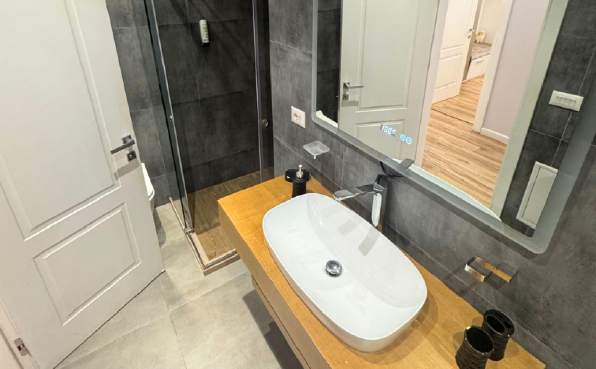 Apartmán u moře Albánie na prodej – investiční nemovitost blízko pláže / Seaside apartment Albania for sale – real estate investment near beach