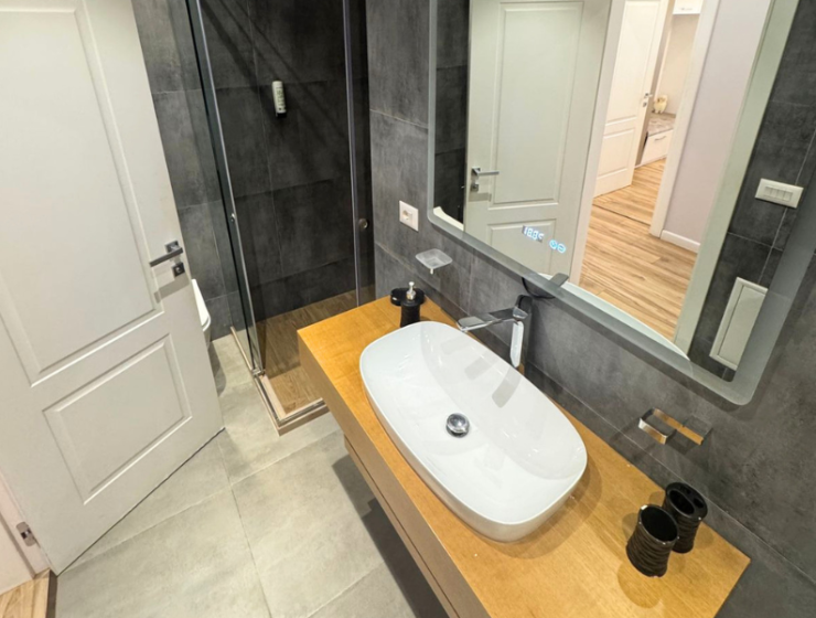 Apartmán u moře Albánie na prodej – investiční nemovitost blízko pláže / Seaside apartment Albania for sale – real estate investment near beach