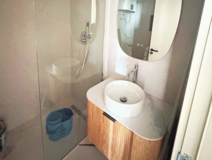 Modern apartment in new residential building, 5th floor, shared swimming pool in courtyard, Albania development, under construction