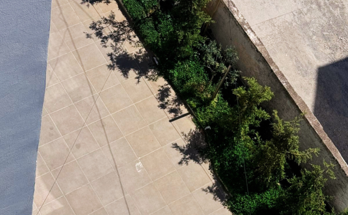 Furnished apartment in Durrës with partial sea view, close to beach and local amenities