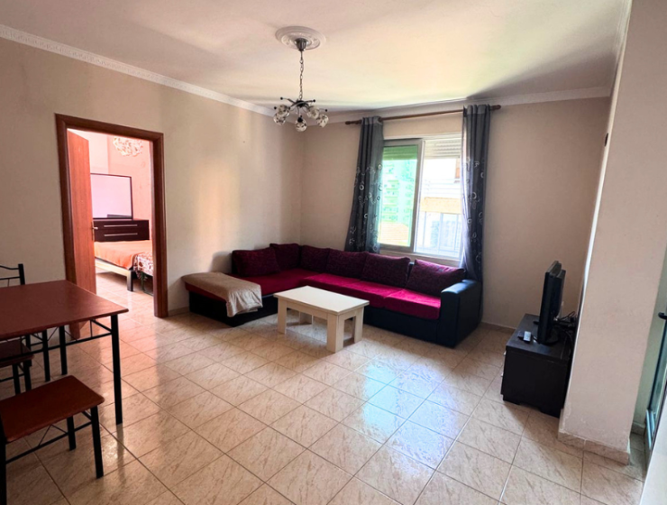 Furnished apartment in Durrës with partial sea view, close to beach and local amenities