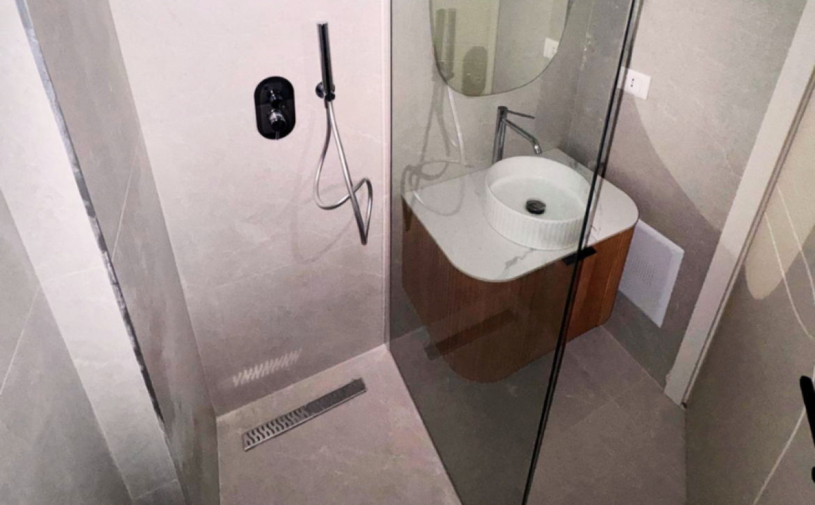 Modern apartment in new residential building, 5th floor, shared swimming pool in courtyard, Albania development, under construction