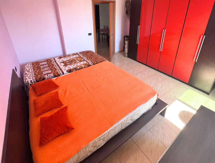 Furnished apartment in Durrës with partial sea view, close to beach and local amenities