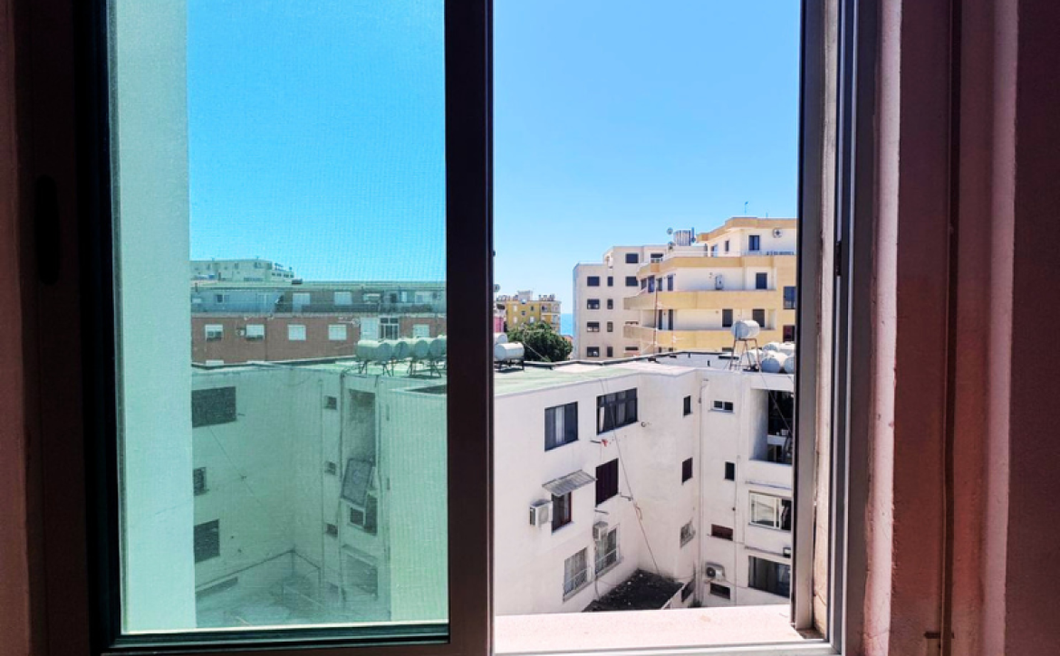 Furnished apartment in Durrës with partial sea view, close to beach and local amenities