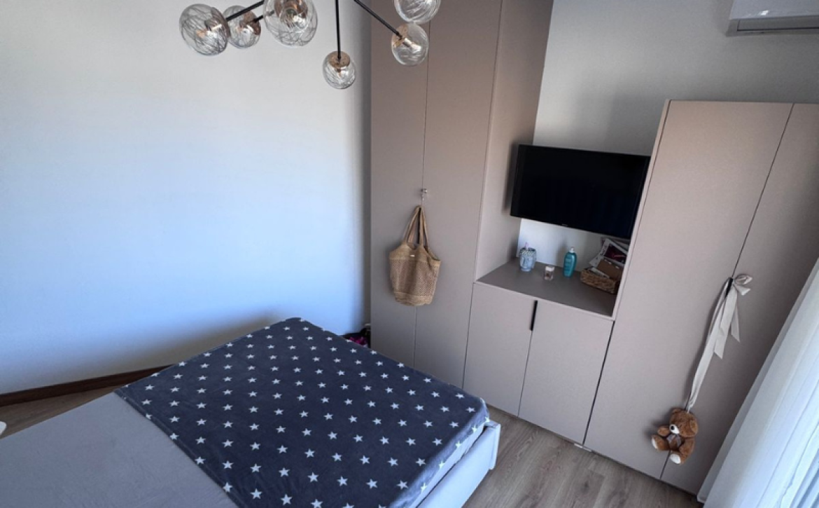 Byt u moře Durrës Albánie výhled na pláž moderní interiér investice