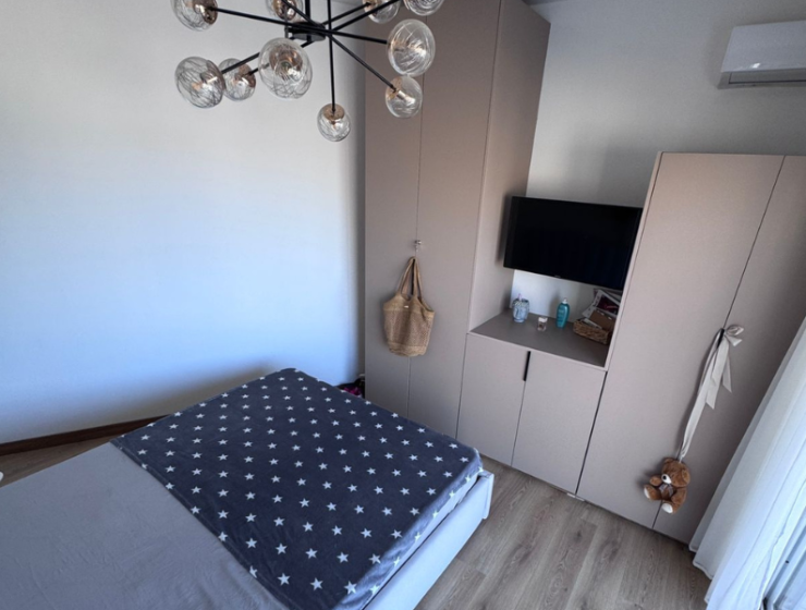 Byt u moře Durrës Albánie výhled na pláž moderní interiér investice