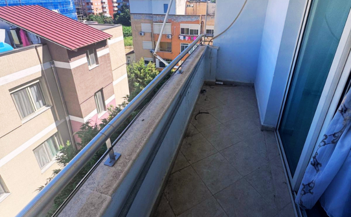 Modern 1-bedroom apartment with balcony near the beach