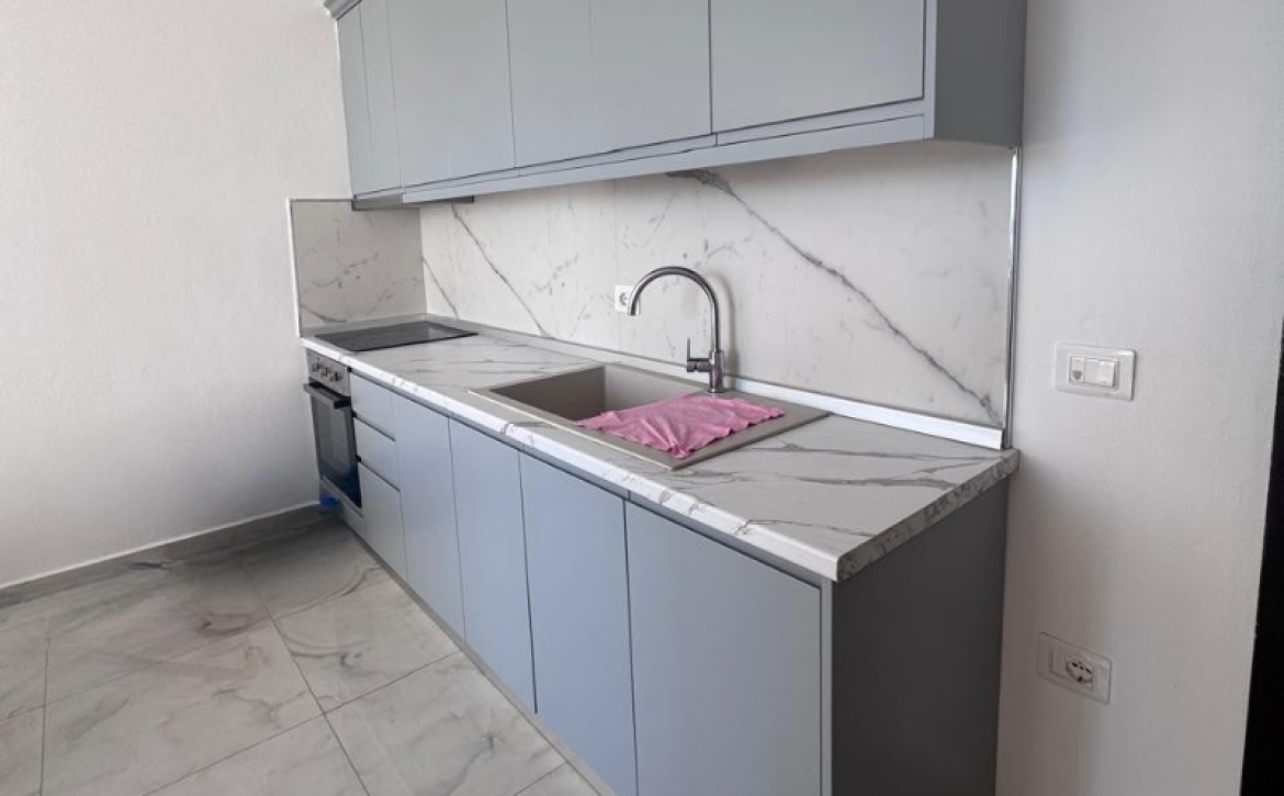 Modern 2-bedroom seaside apartment with sea view in Durrës Plazh